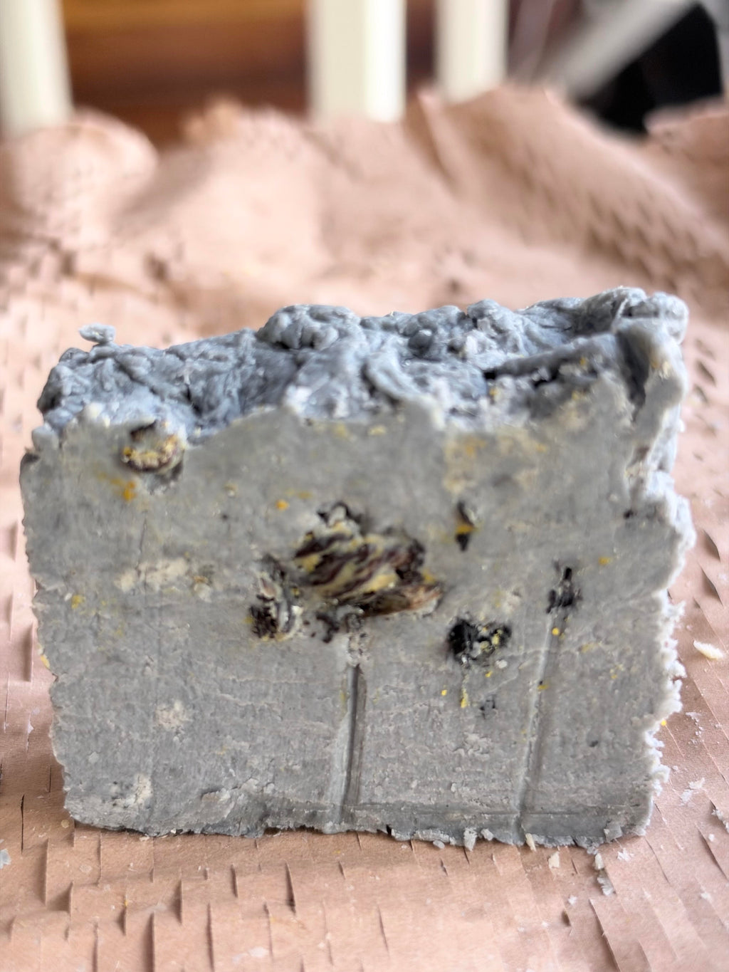Rustic Charcoal with hibiscus leaves, spiced plum scented - Natural powder