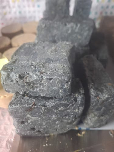 Rustic Charcoal with hibiscus leaves, spiced plum scented - Natural powder